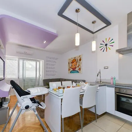 Family & Pet Friendly Iva *