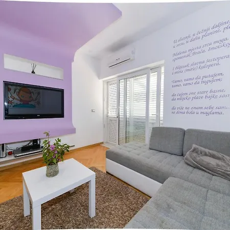 Family & Pet Friendly Iva *